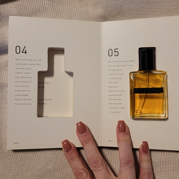 BLUE Q  Unavailable 1oz Perfume and Book Set Discontinued Retired Rare - Picture 4 of 11